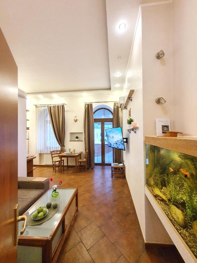 Inn Home Apartments - Pechersk Area Киев Екстериор снимка