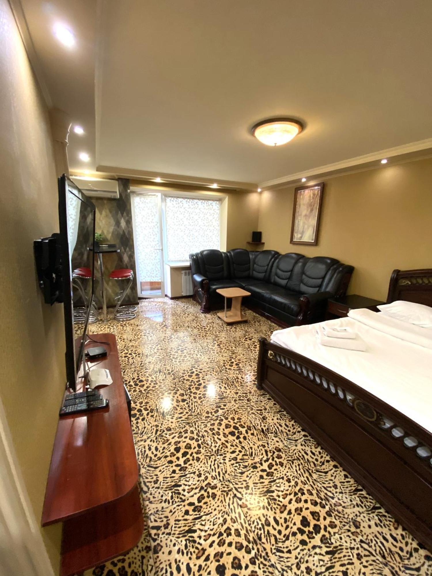 Inn Home Apartments - Pechersk Area Киев Екстериор снимка